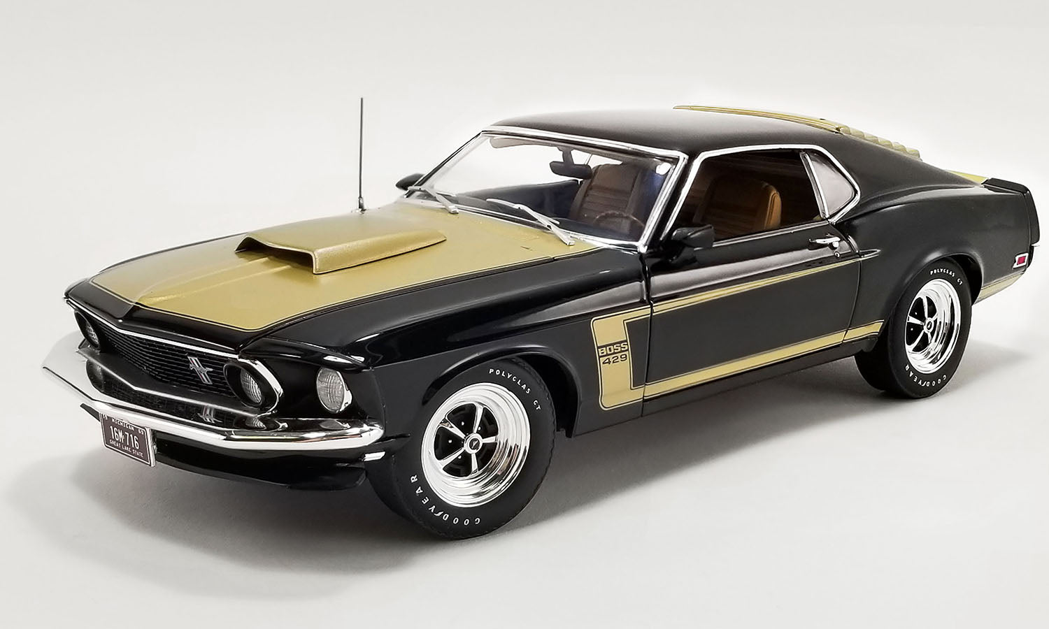 1/18 1969 Ford Mustang Boss 429 Black/Gold