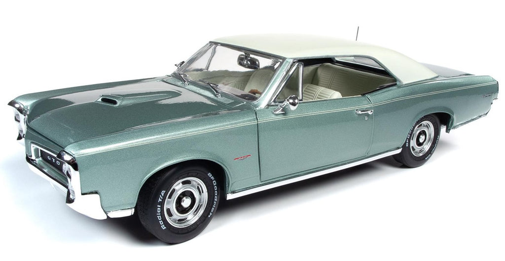 1/18 1966 Pontiac GTO Hard Top Palmetto Green *Blemished* – Hobby