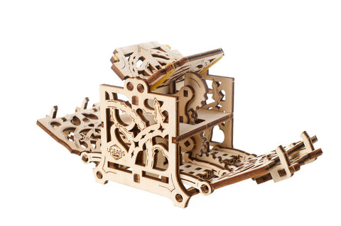 UGears Games Dice Keeper